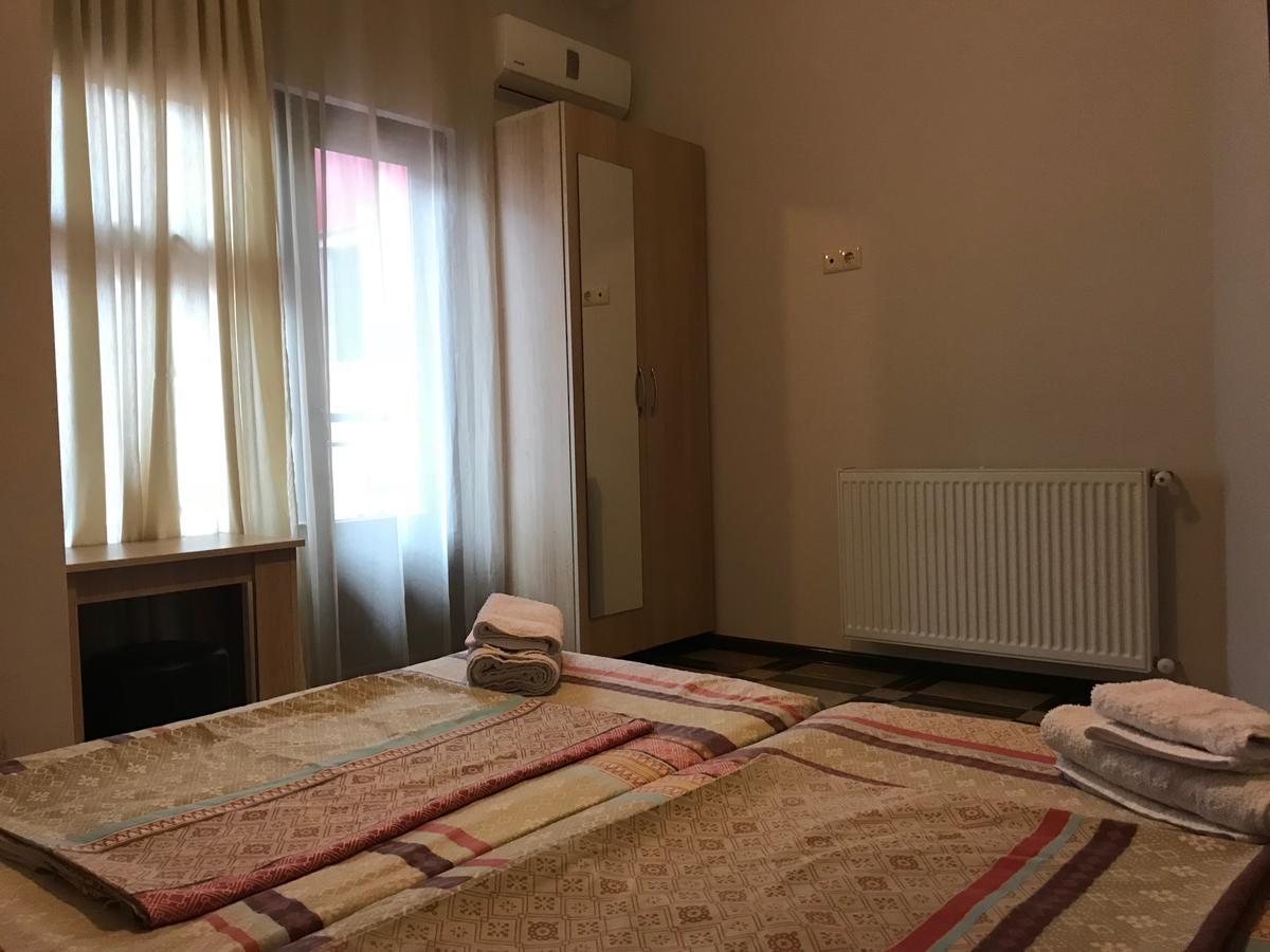 Holiday House Batoumi Extérieur photo