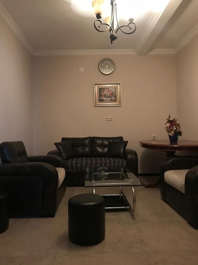 Holiday House Batoumi Extérieur photo