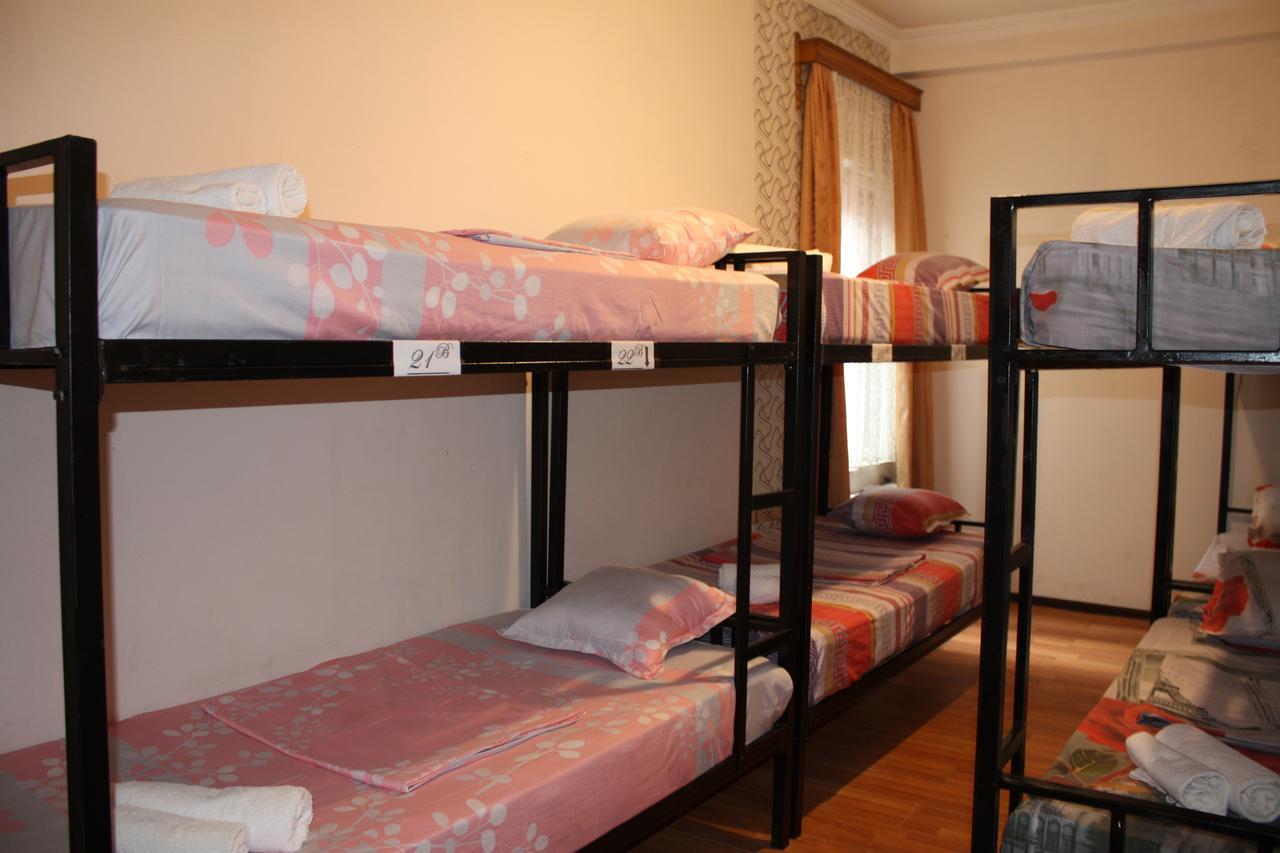 Holiday House Batoumi Extérieur photo