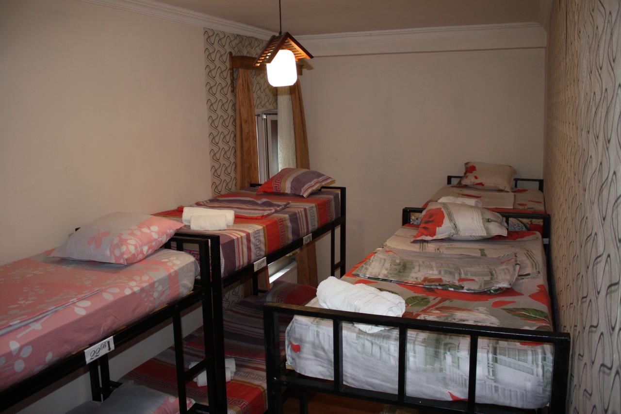 Holiday House Batoumi Extérieur photo